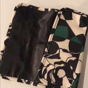 EUC - Vera Bradley Cosmetic Brush Holder